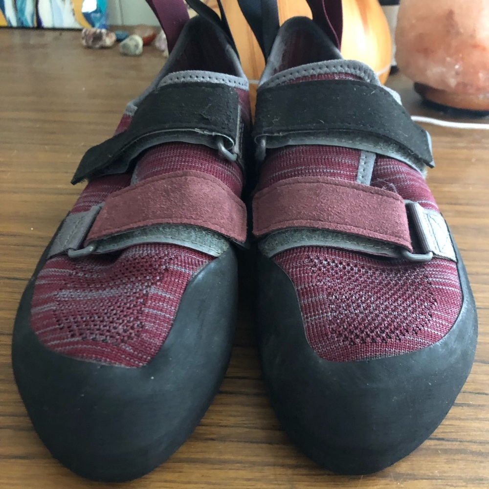 Black diamond climbing shoes. Size 9